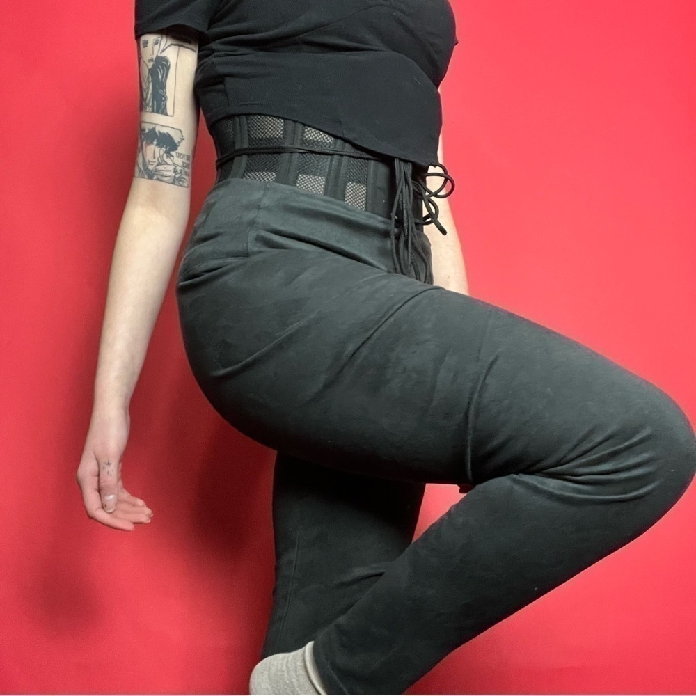 Black velvet / corduroy like leggings 🖤🖤​​​​​​​​​​​​​​​​​​​​​